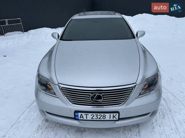 Серый Лексус ЛС, объемом двигателя 4.61 л и пробегом 240 тыс. км за 8500 $, фото 21 на Automoto.ua