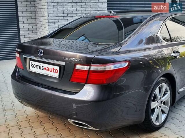 Серый Лексус ЛС, объемом двигателя 4.97 л и пробегом 237 тыс. км за 16999 $, фото 13 на Automoto.ua