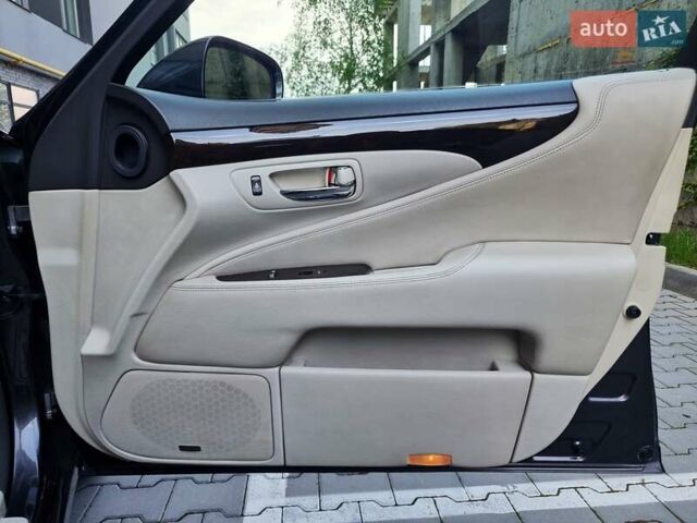 Серый Лексус ЛС, объемом двигателя 4.97 л и пробегом 237 тыс. км за 16999 $, фото 68 на Automoto.ua