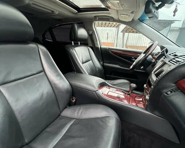 Сірий Лексус ЛС, об'ємом двигуна 4.6 л та пробігом 229 тис. км за 12700 $, фото 26 на Automoto.ua