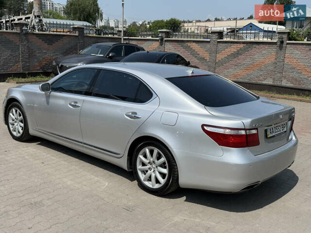 Серый Лексус ЛС, объемом двигателя 4.61 л и пробегом 295 тыс. км за 8999 $, фото 8 на Automoto.ua