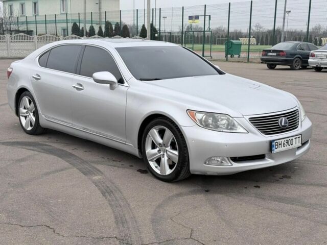 Серый Лексус ЛС, объемом двигателя 4.6 л и пробегом 230 тыс. км за 10300 $, фото 2 на Automoto.ua
