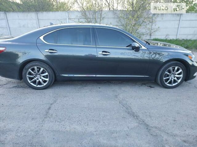 Серый Лексус ЛС, объемом двигателя 5 л и пробегом 380 тыс. км за 13900 $, фото 15 на Automoto.ua