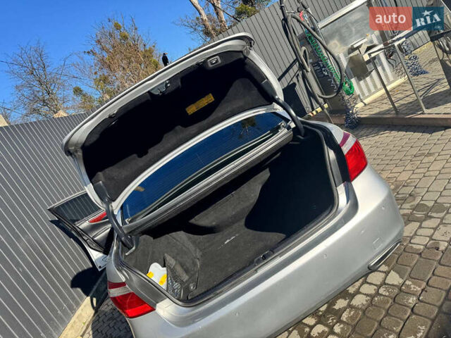 Серый Лексус ЛС, объемом двигателя 4.61 л и пробегом 246 тыс. км за 9500 $, фото 4 на Automoto.ua