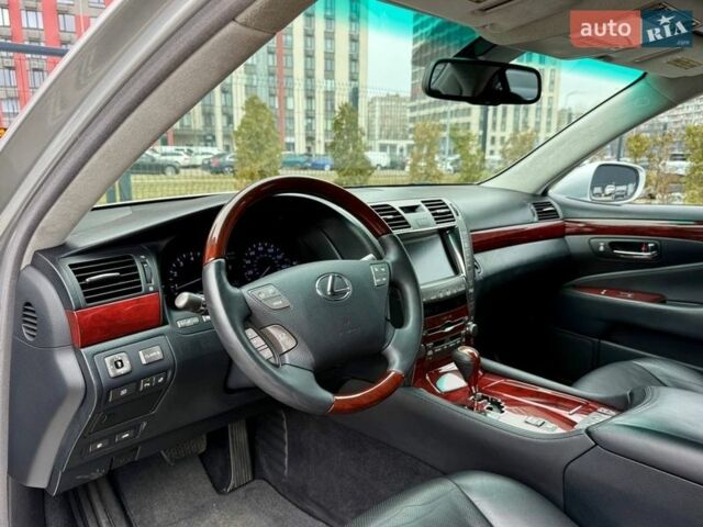 Серый Лексус ЛС, объемом двигателя 4.61 л и пробегом 275 тыс. км за 11500 $, фото 23 на Automoto.ua