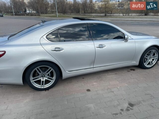 Сірий Лексус ЛС, об'ємом двигуна 4.61 л та пробігом 200 тис. км за 8500 $, фото 6 на Automoto.ua