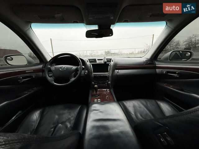 Серый Лексус ЛС, объемом двигателя 4.6 л и пробегом 230 тыс. км за 8500 $, фото 6 на Automoto.ua