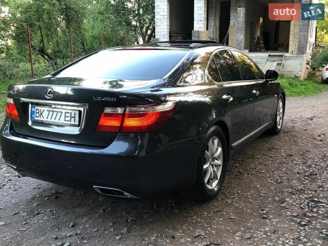 Серый Лексус ЛС, объемом двигателя 4.61 л и пробегом 280 тыс. км за 8800 $, фото 2 на Automoto.ua