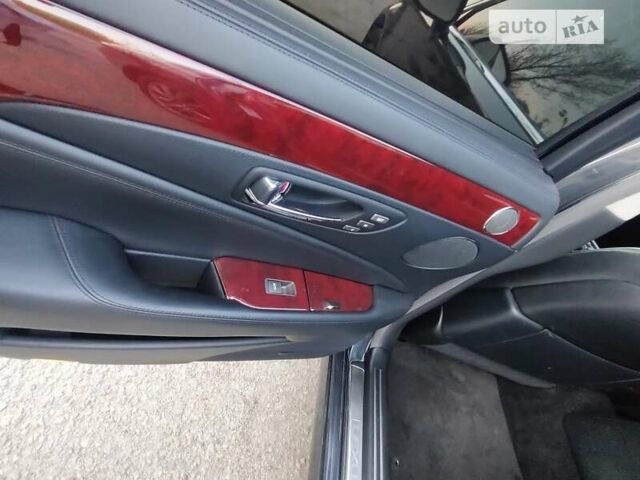 Серый Лексус ЛС, объемом двигателя 5 л и пробегом 380 тыс. км за 13900 $, фото 11 на Automoto.ua
