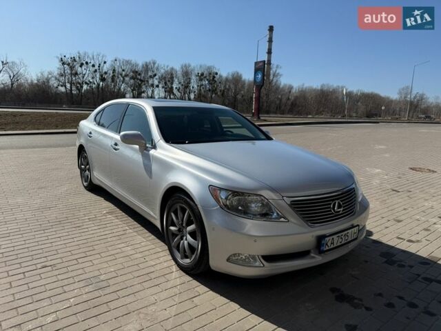 Сірий Лексус ЛС, об'ємом двигуна 4.61 л та пробігом 274 тис. км за 11500 $, фото 15 на Automoto.ua
