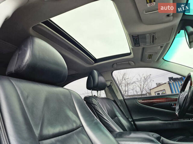 Серый Лексус ЛС, объемом двигателя 4.61 л и пробегом 290 тыс. км за 9000 $, фото 5 на Automoto.ua