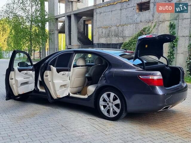 Серый Лексус ЛС, объемом двигателя 4.97 л и пробегом 237 тыс. км за 16999 $, фото 94 на Automoto.ua