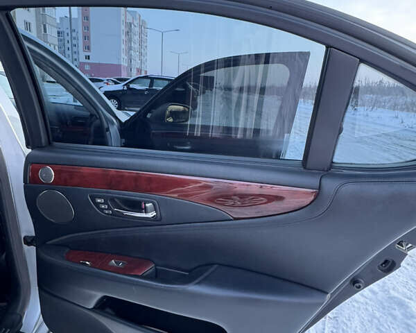 Серый Лексус ЛС, объемом двигателя 4.61 л и пробегом 264 тыс. км за 9000 $, фото 14 на Automoto.ua