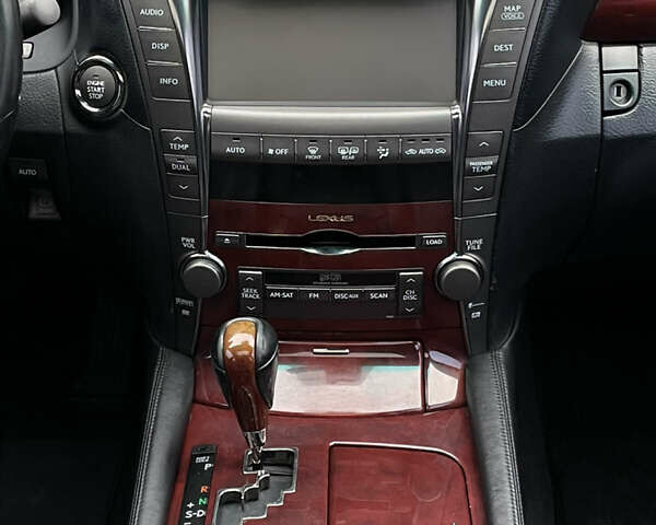 Серый Лексус ЛС, объемом двигателя 4.6 л и пробегом 195 тыс. км за 9950 $, фото 45 на Automoto.ua