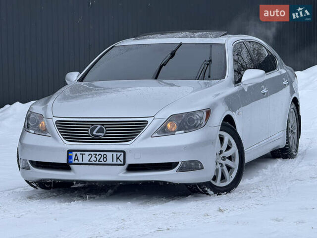 Серый Лексус ЛС, объемом двигателя 4.61 л и пробегом 240 тыс. км за 8500 $, фото 2 на Automoto.ua