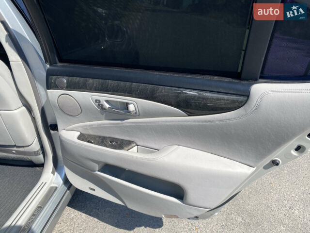 Серый Лексус ЛС, объемом двигателя 4.61 л и пробегом 222 тыс. км за 11000 $, фото 13 на Automoto.ua