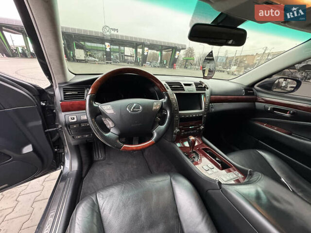 Серый Лексус ЛС, объемом двигателя 4.6 л и пробегом 116 тыс. км за 11700 $, фото 30 на Automoto.ua
