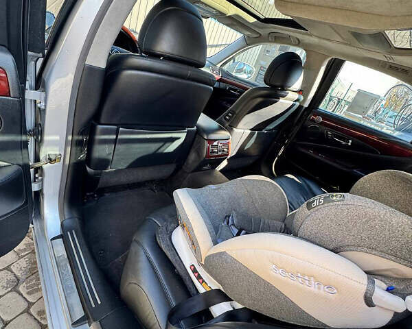 Серый Лексус ЛС, объемом двигателя 4.61 л и пробегом 246 тыс. км за 9500 $, фото 7 на Automoto.ua