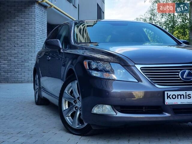 Серый Лексус ЛС, объемом двигателя 4.97 л и пробегом 237 тыс. км за 16999 $, фото 106 на Automoto.ua
