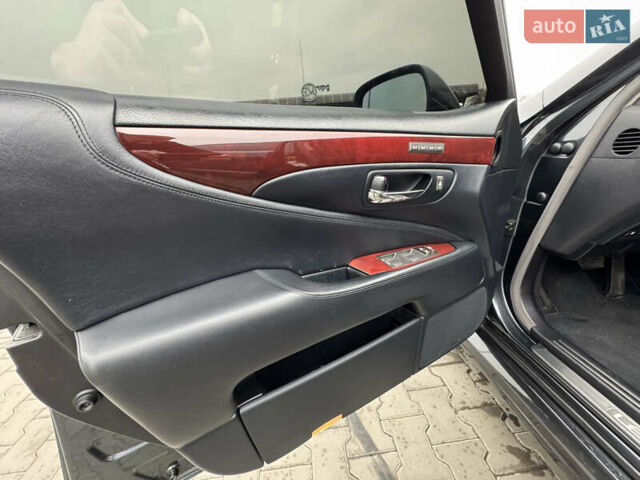 Серый Лексус ЛС, объемом двигателя 4.6 л и пробегом 116 тыс. км за 11700 $, фото 23 на Automoto.ua