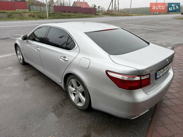 Серый Лексус ЛС, объемом двигателя 4.61 л и пробегом 216 тыс. км за 12800 $, фото 30 на Automoto.ua