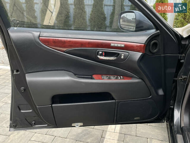 Серый Лексус ЛС, объемом двигателя 4.6 л и пробегом 195 тыс. км за 9950 $, фото 41 на Automoto.ua