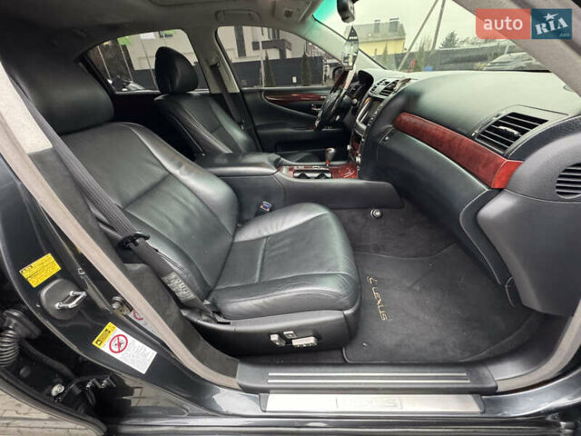 Серый Лексус ЛС, объемом двигателя 4.6 л и пробегом 116 тыс. км за 11700 $, фото 42 на Automoto.ua