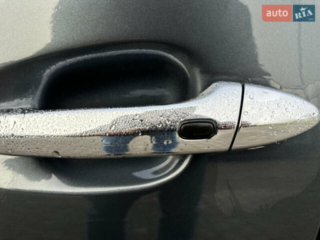 Серый Лексус ЛС, объемом двигателя 4.99 л и пробегом 220 тыс. км за 7000 $, фото 8 на Automoto.ua