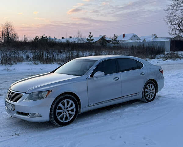 Серый Лексус ЛС, объемом двигателя 4.61 л и пробегом 264 тыс. км за 9000 $, фото 3 на Automoto.ua