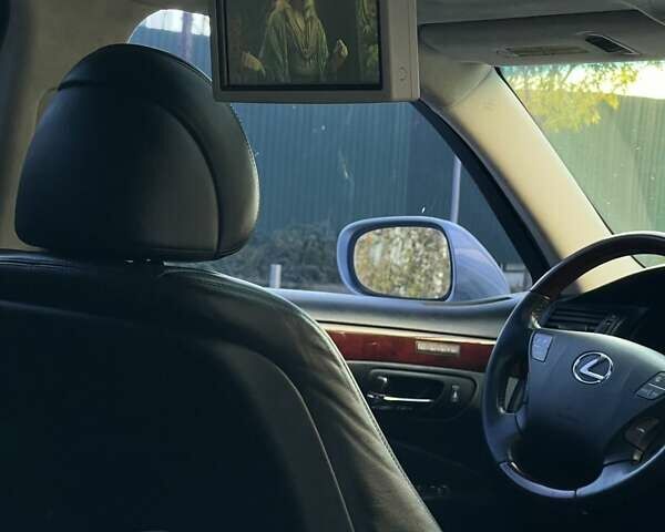 Сірий Лексус ЛС, об'ємом двигуна 4.61 л та пробігом 220 тис. км за 11500 $, фото 16 на Automoto.ua