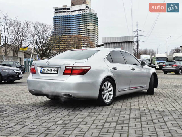 Серый Лексус ЛС, объемом двигателя 4.61 л и пробегом 290 тыс. км за 9000 $, фото 1 на Automoto.ua