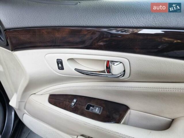 Серый Лексус ЛС, объемом двигателя 4.97 л и пробегом 237 тыс. км за 16999 $, фото 69 на Automoto.ua