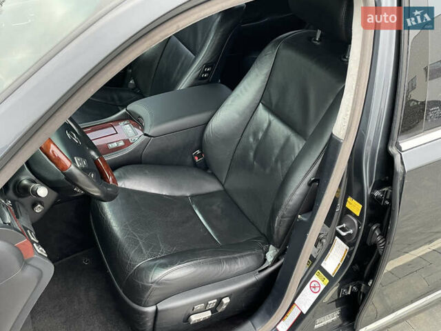 Серый Лексус ЛС, объемом двигателя 4.6 л и пробегом 195 тыс. км за 9950 $, фото 26 на Automoto.ua