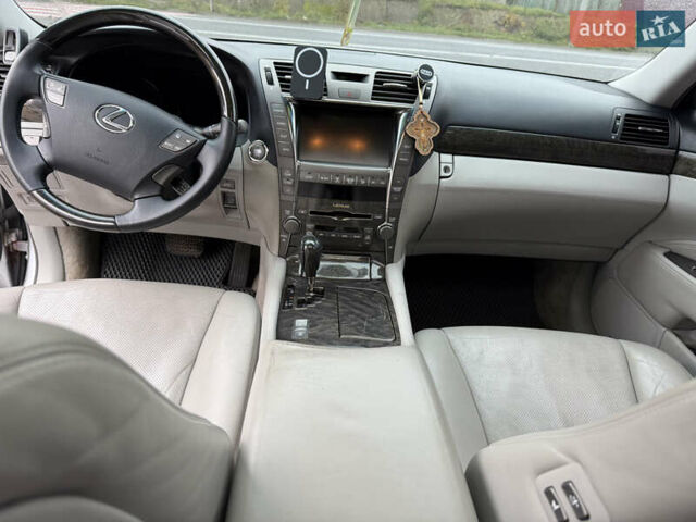 Серый Лексус ЛС, объемом двигателя 4.61 л и пробегом 216 тыс. км за 12800 $, фото 51 на Automoto.ua