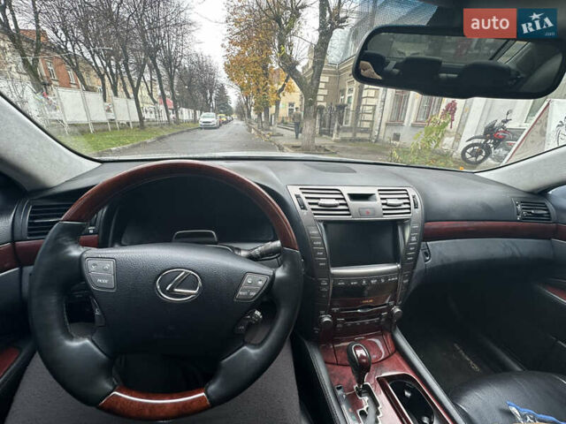 Серый Лексус ЛС, объемом двигателя 4.61 л и пробегом 246 тыс. км за 9500 $, фото 17 на Automoto.ua