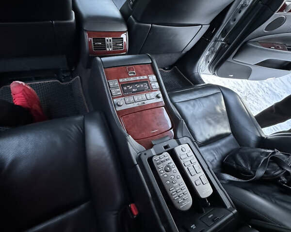 Серый Лексус ЛС, объемом двигателя 4.61 л и пробегом 264 тыс. км за 9000 $, фото 24 на Automoto.ua