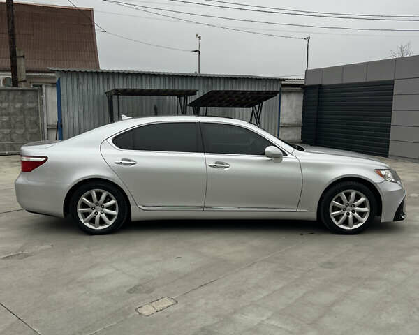 Сірий Лексус ЛС, об'ємом двигуна 4.6 л та пробігом 229 тис. км за 12700 $, фото 19 на Automoto.ua