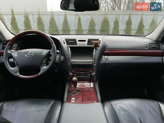 Серый Лексус ЛС, объемом двигателя 4.6 л и пробегом 195 тыс. км за 9950 $, фото 23 на Automoto.ua