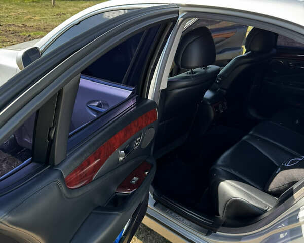 Серый Лексус ЛС, объемом двигателя 4.61 л и пробегом 166 тыс. км за 12500 $, фото 14 на Automoto.ua