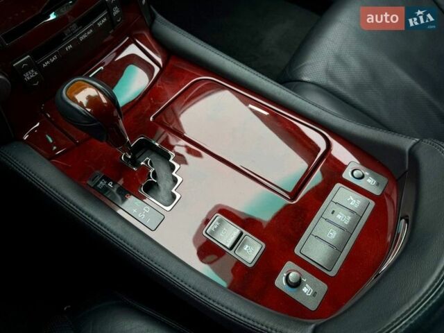 Серый Лексус ЛС, объемом двигателя 4.61 л и пробегом 275 тыс. км за 11500 $, фото 32 на Automoto.ua