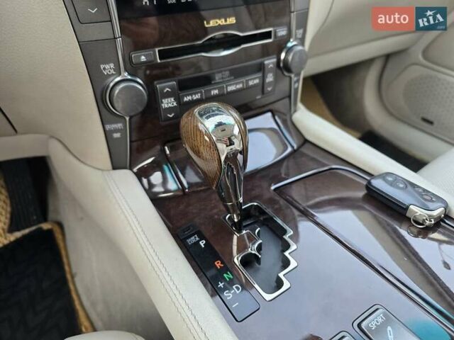 Сірий Лексус ЛС, об'ємом двигуна 5 л та пробігом 237 тис. км за 15499 $, фото 48 на Automoto.ua