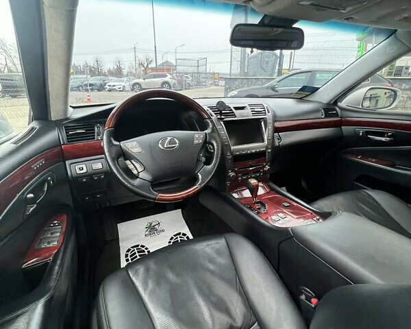 Сірий Лексус ЛС, об'ємом двигуна 4.6 л та пробігом 229 тис. км за 12700 $, фото 32 на Automoto.ua