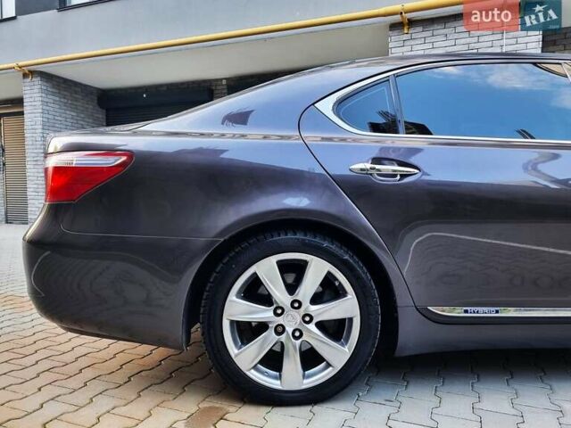 Серый Лексус ЛС, объемом двигателя 4.97 л и пробегом 237 тыс. км за 16999 $, фото 88 на Automoto.ua