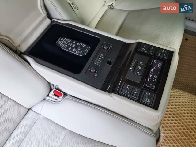 Серый Лексус ЛС, объемом двигателя 4.97 л и пробегом 237 тыс. км за 16999 $, фото 83 на Automoto.ua