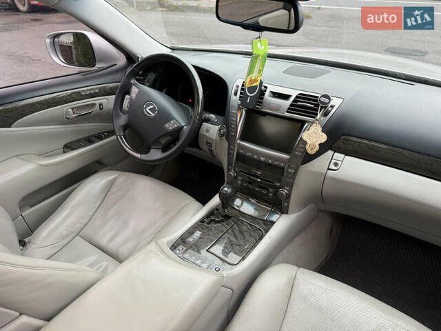 Серый Лексус ЛС, объемом двигателя 4.61 л и пробегом 216 тыс. км за 12800 $, фото 54 на Automoto.ua