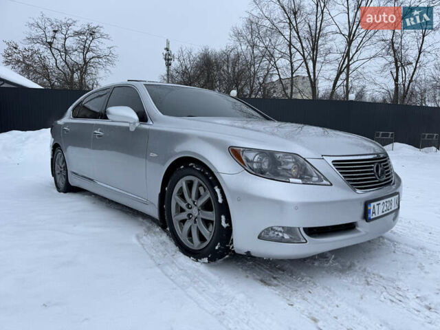 Серый Лексус ЛС, объемом двигателя 4.61 л и пробегом 240 тыс. км за 8500 $, фото 17 на Automoto.ua