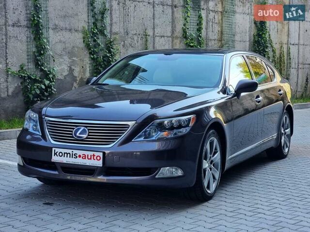 Серый Лексус ЛС, объемом двигателя 4.97 л и пробегом 237 тыс. км за 16999 $, фото 4 на Automoto.ua