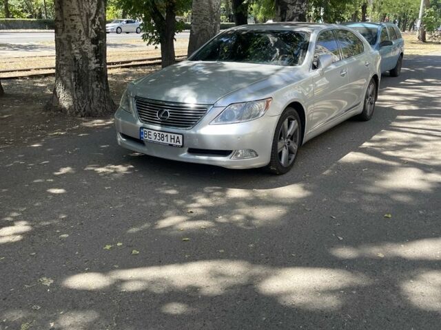 Серый Лексус ЛС, объемом двигателя 4.6 л и пробегом 190 тыс. км за 10499 $, фото 3 на Automoto.ua