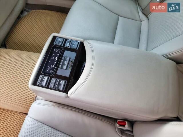 Серый Лексус ЛС, объемом двигателя 4.97 л и пробегом 237 тыс. км за 16999 $, фото 59 на Automoto.ua