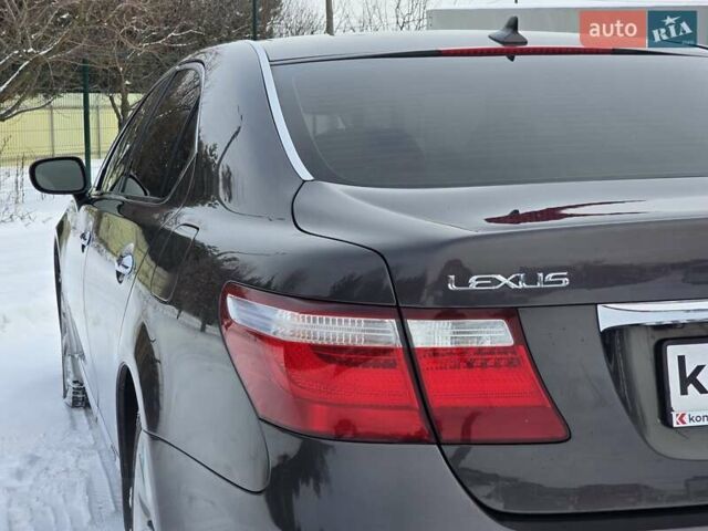 Сірий Лексус ЛС, об'ємом двигуна 5 л та пробігом 237 тис. км за 15499 $, фото 14 на Automoto.ua